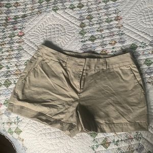 Loft khaki chino shorts size 6 100% cotto